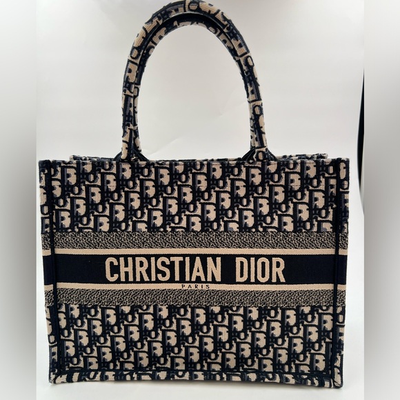 Medium Dior tote - Picture 1 of 3